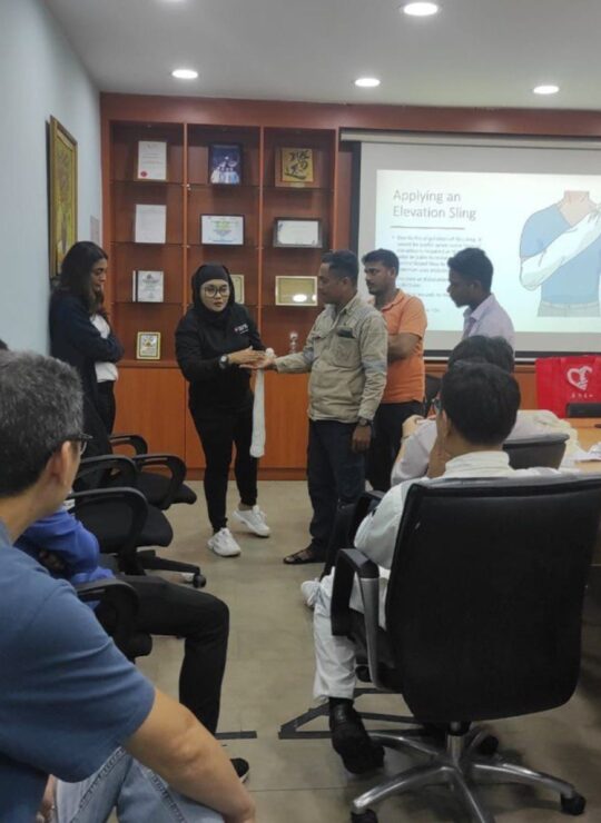 DBD HUB–corporate wellness–group fitness classes–on-site fitness–virtual fitness–employee wellness–team building activities–stress reduction–workplace wellness–corporate health screening–health assessments–biometric testing–preventive care–employee health–workplace wellness programs–health talks–mental wellness workshops–employee wellbeing–stress management–nutrition talks–workplace wellness seminars–first aid training–CPR certification–workplace safety–emergency response–employee preparedness–customized team programmes–team building–employee engagement–communication skills–workplace culture–Singapore-Heatec Jietong-First Aid Training