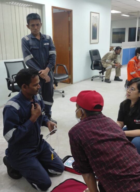 DBD HUB–corporate wellness–group fitness classes–on-site fitness–virtual fitness–employee wellness–team building activities–stress reduction–workplace wellness–corporate health screening–health assessments–biometric testing–preventive care–employee health–workplace wellness programs–health talks–mental wellness workshops–employee wellbeing–stress management–nutrition talks–workplace wellness seminars–first aid training–CPR certification–workplace safety–emergency response–employee preparedness–customized team programmes–team building–employee engagement–communication skills–workplace culture–Singapore-Heatec Jietong-First Aid Training